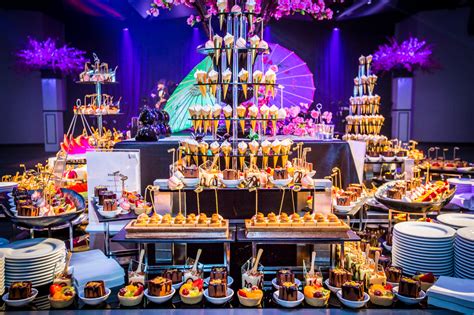 Dinners, balls and galas .